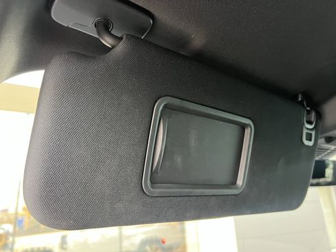 Certified 2025 Land Rover Discovery S AWD/4WD image 26