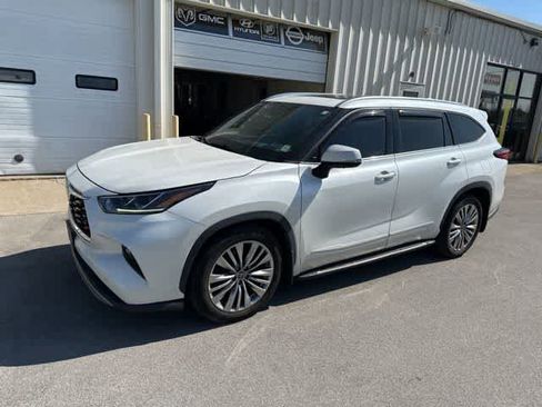 Used 2020 Toyota Highlander Platinum image 15
