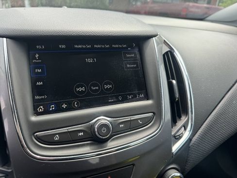 Used 2019 Chevrolet Cruze LS FWD image 10