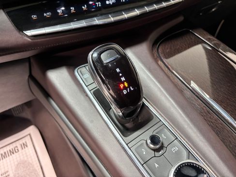 Used 2023 Cadillac Escalade Premium Luxury Platinum AWD/4WD image 16