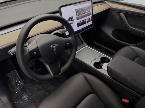 Used 2023 Tesla Model Y Long Range AWD/4WD image 7