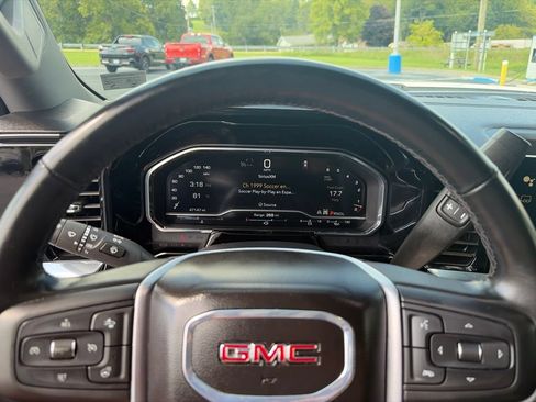 Used 2025 GMC Sierra 1500 SLT AWD/4WD image 25