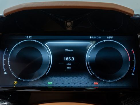 Used 2025 Aston Martin Vanquish image 47