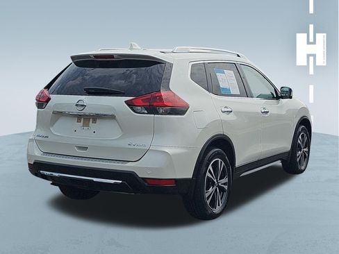 Used 2020 Nissan Rogue SV w/ Premium Package AWD/4WD image 4
