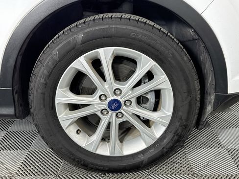 Used 2018 Ford Escape SE FWD image 30