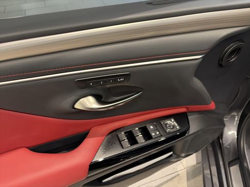 Used 2024 Lexus ES 350 F Sport image 10