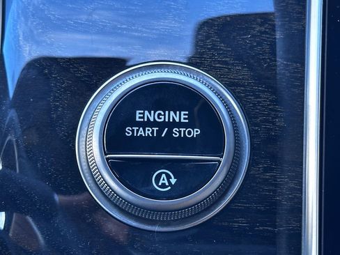 Used 2025 Mercedes-Benz GLC 300 image 22