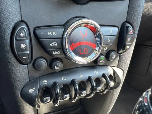 Used 2013 MINI Cooper Clubman FWD image 16
