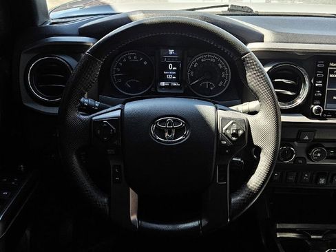 Used 2020 Toyota Tacoma TRD Off-Road w/ Technology Package AWD/4WD image 10