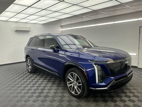 Used 2026 Cadillac Vistiq Sport w/ LPO, Floor Liner Package AWD/4WD image 3