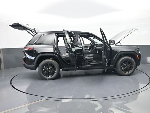 New 2026 Jeep Grand Cherokee Altitude image 56