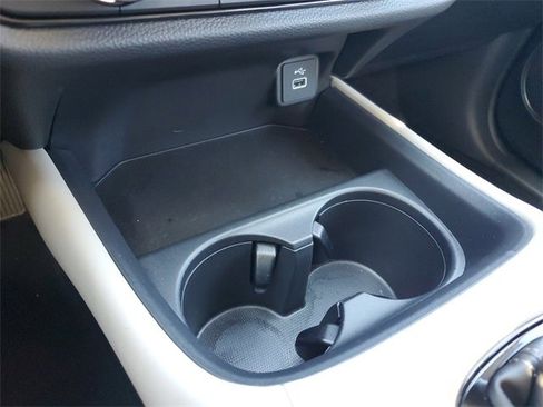 Used 2025 Honda HR-V LX image 24