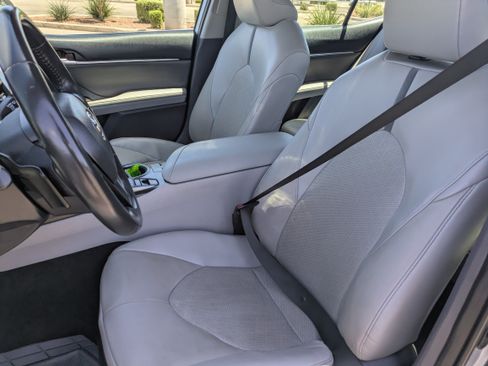 Used 2024 Toyota Camry XSE FWD image 27