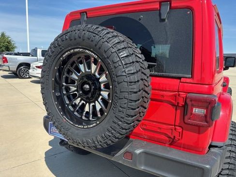 Used 2024 Jeep Wrangler Unlimited Sahara AWD/4WD image 34