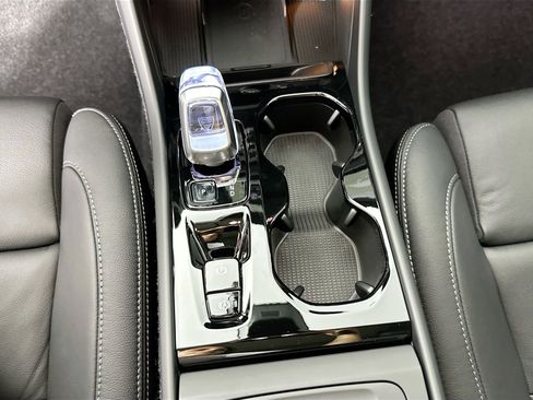 New 2026 Volvo XC40 B5 Ultra w/ Protection Package Premier image 16