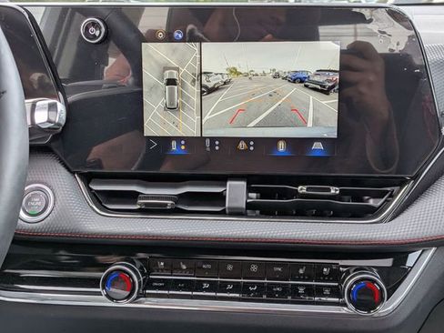 Used 2025 Chevrolet Equinox RS w/ Safety and Technology Package image 16