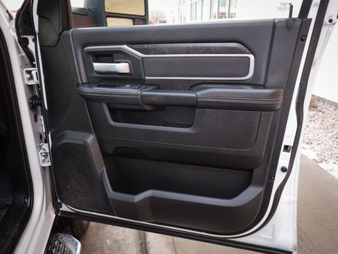 Used 2024 RAM 3500 Big Horn image 25