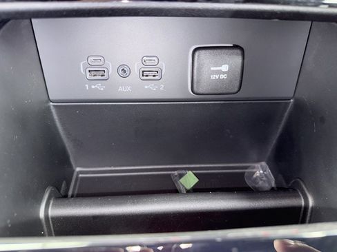 Used 2025 Jeep Grand Cherokee Laredo X image 23