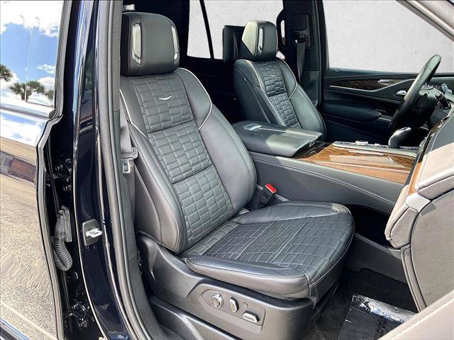 Certified 2024 Cadillac Escalade Sport Platinum w/ LPO, Floor Liner Package AWD/4WD image 9