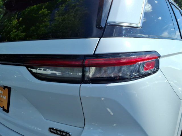 Certified 2023 Jeep Grand Cherokee Overland w/ Luxury Tech Group IV AWD/4WD image 16