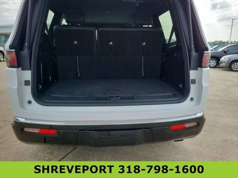 Used 2024 Jeep Wagoneer Series II RWD image 26
