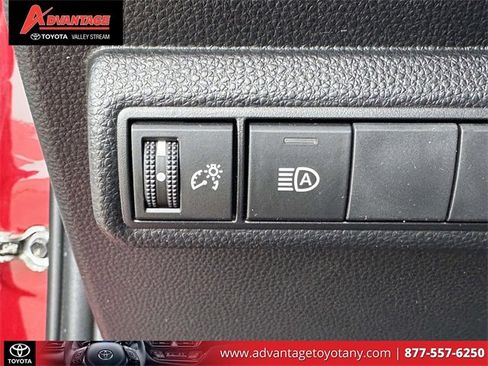 Used 2022 Toyota Corolla LE image 25