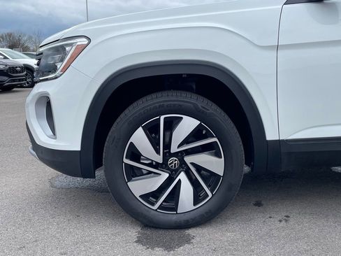 Used 2025 Volkswagen Atlas SE image 28