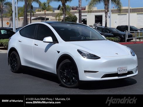 Used 2023 Tesla Model Y AWD image 1
