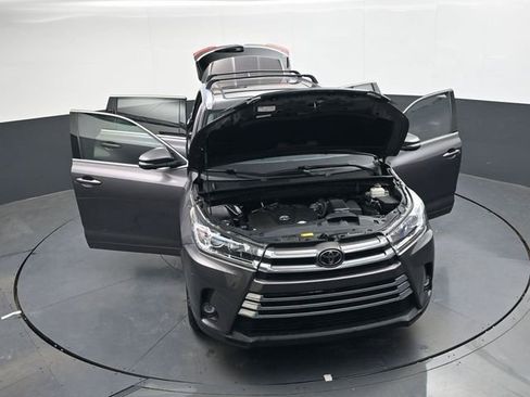 Used 2019 Toyota Highlander Limited Platinum image 37