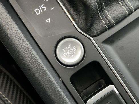 Certified 2022 Volkswagen Atlas Cross Sport SE image 32