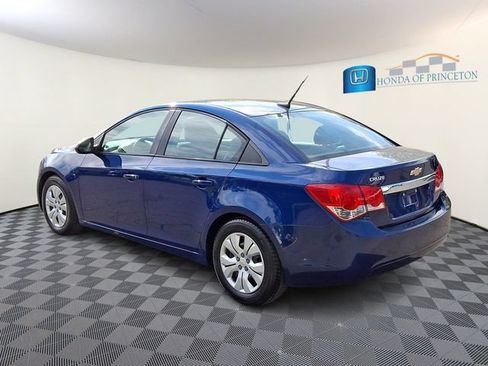 Used 2013 Chevrolet Cruze LS FWD image 4