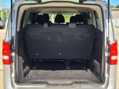 Used 2017 Mercedes-Benz Metris Passenger image 8