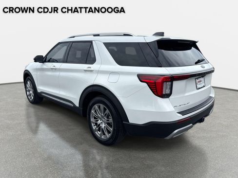Used 2025 Ford Explorer Platinum RWD image 7