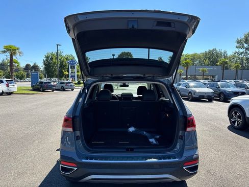 Used 2023 Volkswagen Taos SE w/ Panoramic Sunroof Package AWD/4WD image 16
