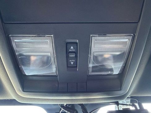 Used 2013 Dodge Challenger R/T image 25