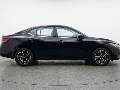 Used 2025 Nissan Sentra SV FWD image 11