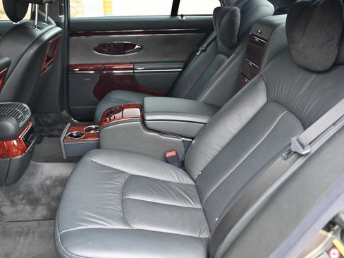 Used 2005 Maybach 57 RWD image 14