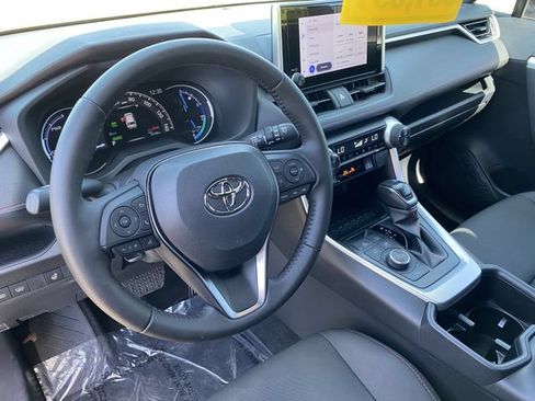 Used 2024 Toyota RAV4 SE w/ Weather & Moonroof Package AWD/4WD image 19