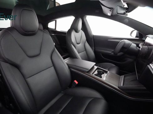 Used 2023 Tesla Model S image 8