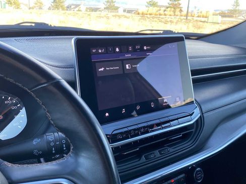 Certified 2022 Jeep Compass Limited image 29