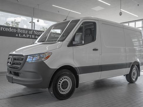 Used 2025 Mercedes-Benz Sprinter 2500 image 3