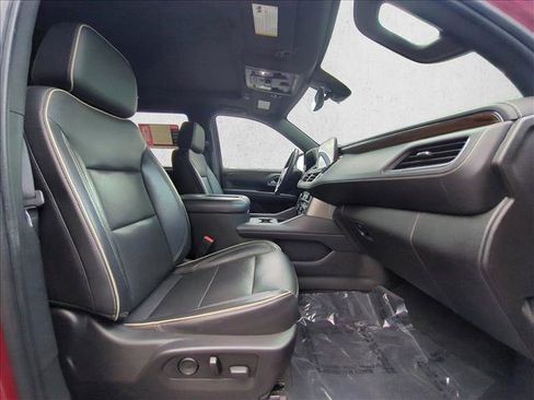 Used 2021 Chevrolet Tahoe Premier w/ Premium Package RWD image 24