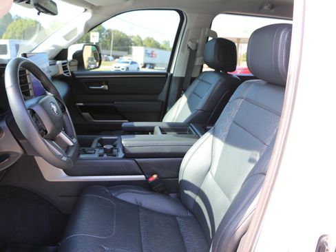 Used 2024 Toyota Tundra Limited AWD/4WD image 28
