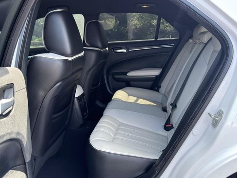 Used 2021 Chrysler 300 S RWD image 17