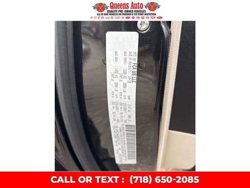 Used 2019 Chrysler Pacifica Touring-L image 25