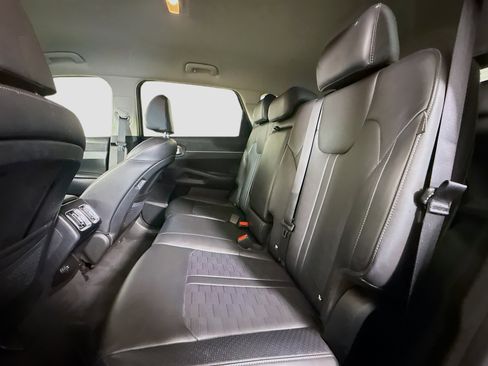 Used 2024 Kia Sorento S image 25