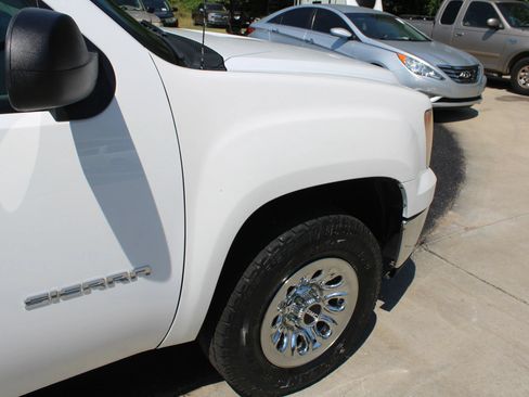 Used 2013 GMC Sierra 1500 W/T w/ Work Truck Preferred Package AWD/4WD image 11