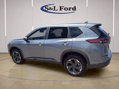 Used 2025 Nissan Rogue SV AWD/4WD image 6