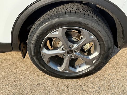 Certified 2025 Ford Escape ST-Line Select AWD/4WD image 9