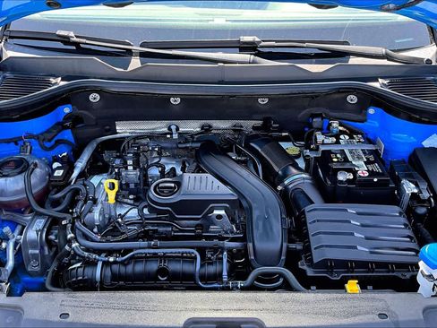 Used 2023 Volkswagen Taos SE image 32